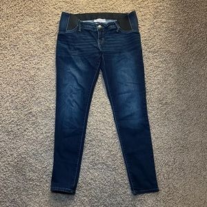 Maternity jeans size 6